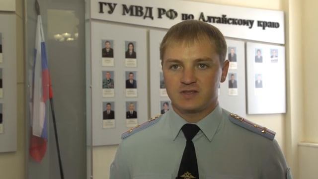 Маленький ребенок в подъезде: стало известно, где задержали мать ребенка смотреть онлайн