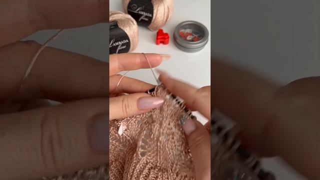 Как вывязать 1 центральную петлю из 5 ? ПРОСТОЙ СПОСОБ! Лайфхак ?? Knitting смотреть онлайн