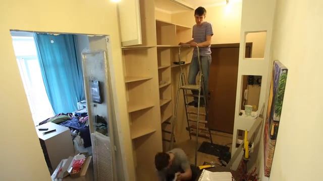 Процесс сборки встроенного шкафа смотреть онлайн