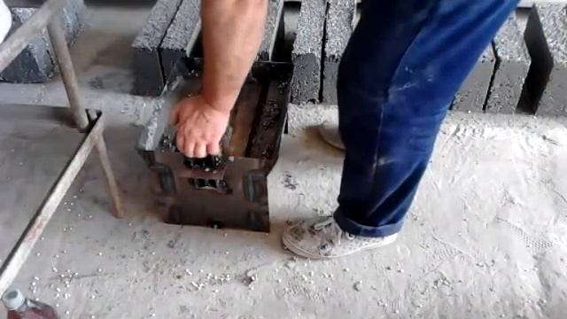 Форма для изготовления шлакоблоков универсальная. смотреть онлайн