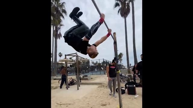 ЛЮДИ РЕАГИРУЮТ НА ДИНАМИКУ/СТАТИКУ (STREET WORKOUT) смотреть онлайн