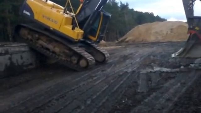 Volvo Kettenbagger EC 240