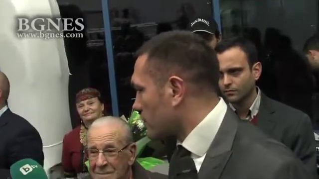 Кубрат Пулев: Искам да се боксирам за титла в София смотреть онлайн