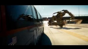 Трансформеры Боункрашер против Оптимуса