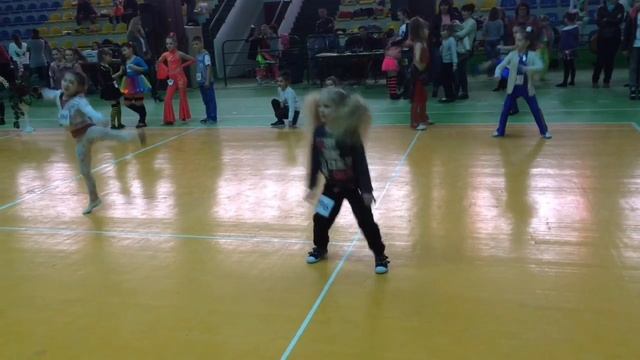 Спортивные танцы. Техно. Лиза Довгопол ,5 лет. Sport dancing.Techno.Liza,5 years old. смотреть онлайн