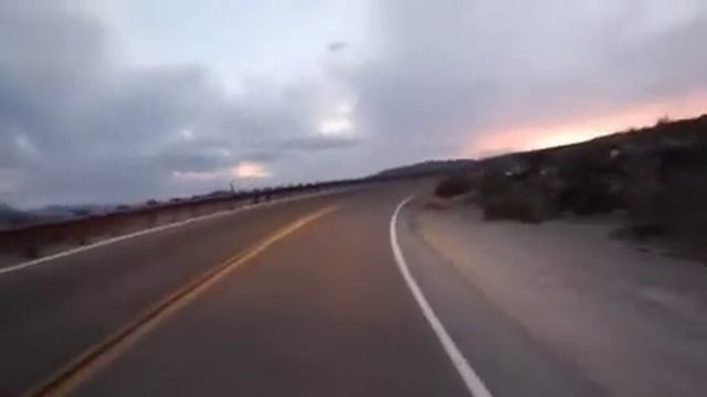 Выезжаем из Death Valley через горный перевал смотреть онлайн