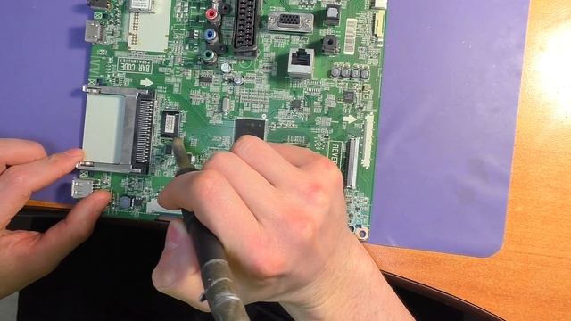 Телевизор не включается. Моргает индикатор. смотреть онлайн