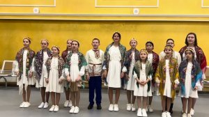 "Выходили красны девицы" - русская народная песня. Вокальный ансамбль "Аплодисменты".