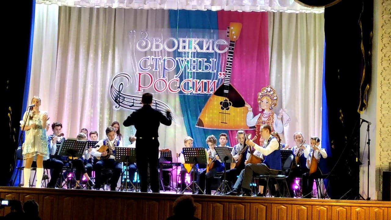 Оркестр русских народных инструментов. рук. Александр и Вера Струковы. В. Темнов "Веселая Кадриль" смотреть онлайн