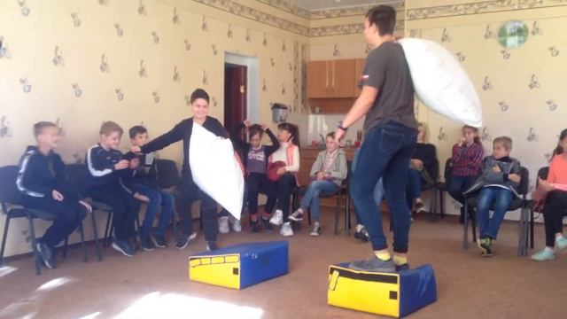 Игра - Гладиаторы! Подвижная игра в помещении. Игры для молодёжи! смотреть онлайн