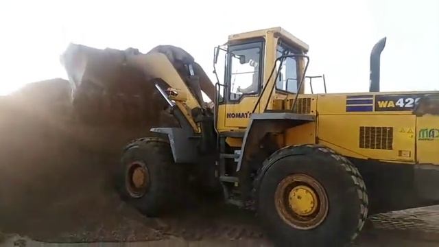 Фронтальный погрузчик KOMATSU WA420 1 смотреть онлайн