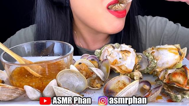 ASMR OYSTER AND CLAMS Seafood Boil Drenched In Vietnamese Garlic Ginger Chili Sauce | ASMR Phan