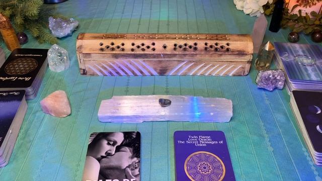 TWIN FLAMES DIVINE MASCULINE-KARMIC READ "YOUR DM WAS MANIPULATED BY KARMIC & DID THE UNEXPECTED"?✍ смотреть онлайн