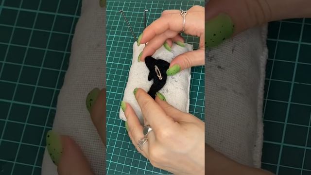 Брошь Косатка из шерсти #diy #валяние #валяниеизшерсти #рукоделие смотреть онлайн