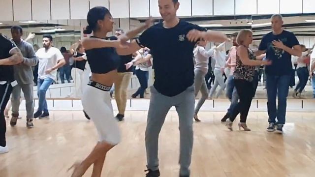 MALUMA- FELICES LOS 4 ( SALSA VERSION) - смотреть онлайн