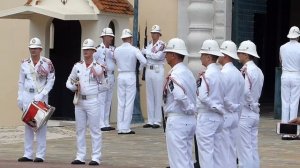 MONACO. МОНАКО.  СМЕНА КАРАУЛА В КНЯЖЕСКОМ ДВОРЦЕ