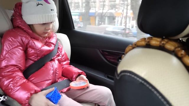 VLOG Реакция Алисы на площадку. Поехали стричься смотреть онлайн