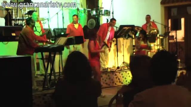 ESOS OJOS NEGROS, orquesta LA CRISTALINA смотреть онлайн