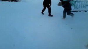 Алкаш бьет ребенка