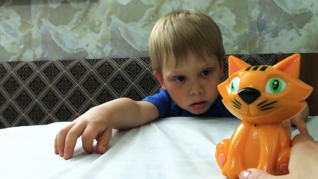 Интерактивная игрушка умеет отгадывать мысли! Кот который знает все! смотреть онлайн
