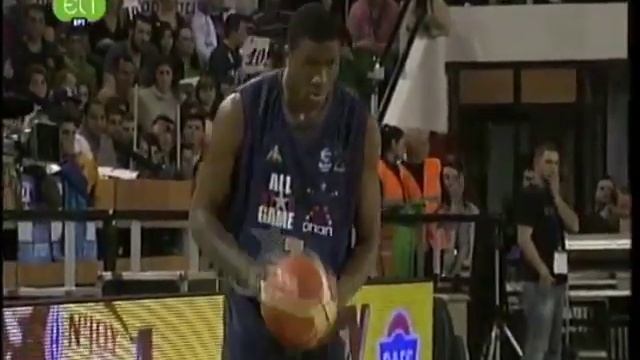 Thanasis Adetocunbo's dunk over his brother Giannis in the Greek All Star Game смотреть онлайн
