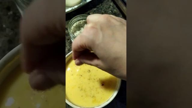 VLOG: быстрый и бюджетный ужин/ рыбный салат из детства/вариант для тех кто не любит готовить! смотреть онлайн