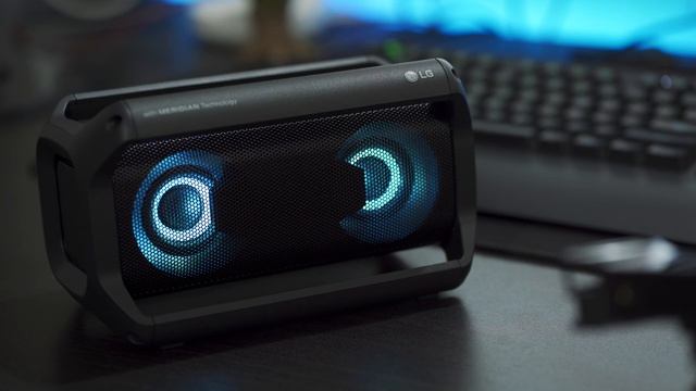 LG XBoom Go PK5 Bluetooth Speaker Review - Better Than JBL & Sony? смотреть онлайн