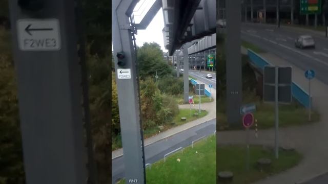 Skytrain Dusseldorf смотреть онлайн