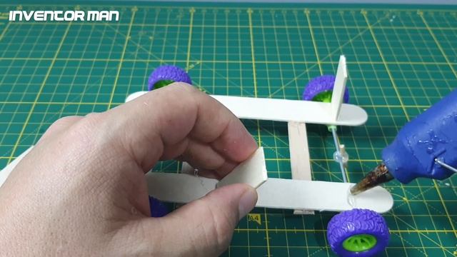 Lastik Bantla Dört Çeker Araba Nasıl Yapılır - Motorsuz Araba Yapımı смотреть онлайн