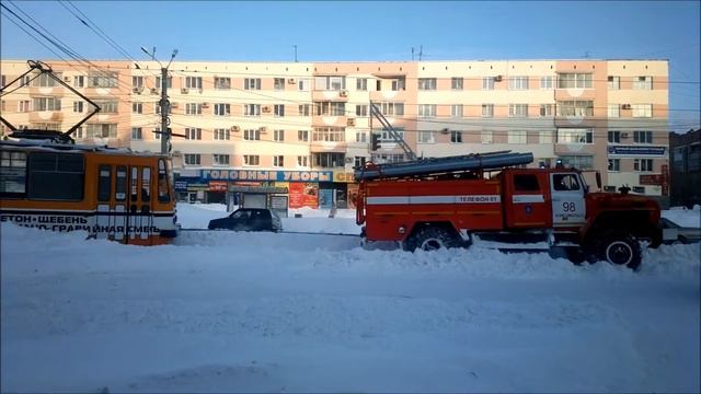 Трамвайчик был, теперь пешком смотреть онлайн