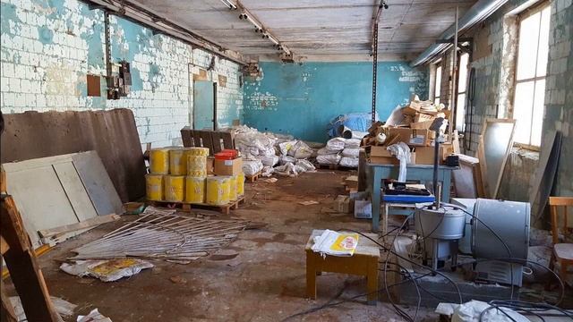Производственная база на участке 56 соток в це... смотреть онлайн