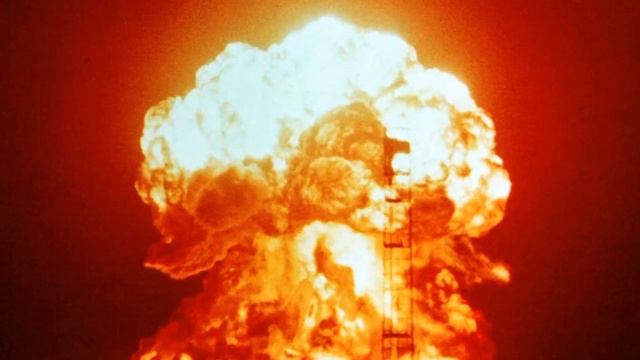 Птички летят бомбить поросят анимация смотреть онлайн