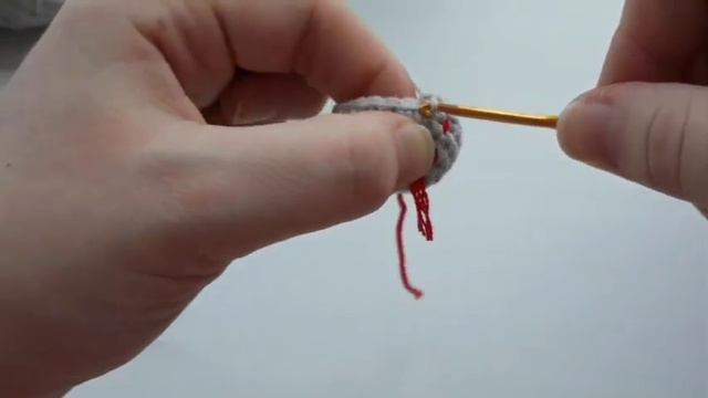 МК Котик Снежок крючком | Лапки | Сшиваем | Шарфик ( 2 часть) смотреть онлайн