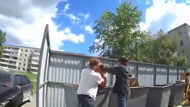 бомжи хотели допить пиво смотреть онлайн