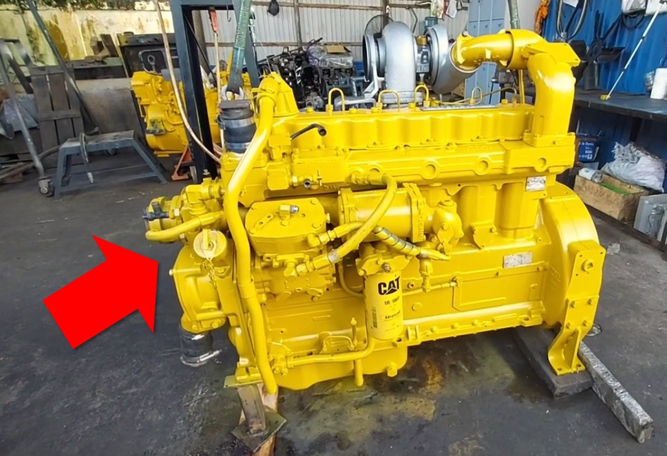 Запуск двигателя Caterpillar. Объем 10.5 литров, мощность 290 л.с. смотреть онлайн