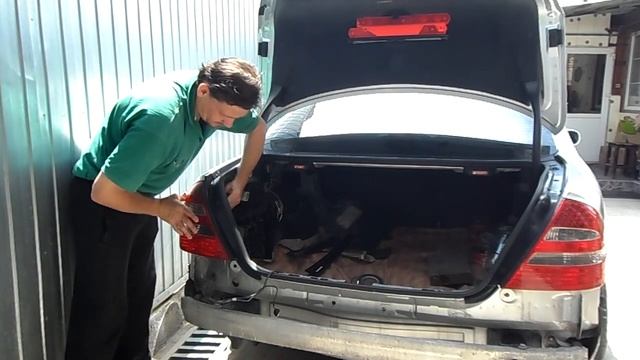 = Мercedes W211.КАК СНЯТЬ ПОСТАВИТЬ ЗАДНИЕ ФОНАРИ®️ смотреть онлайн