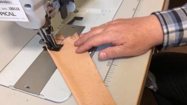 Typical GC20676 промышленная швейная машина с тройным транспортом для кожи и тяжелых материалов смотреть онлайн
