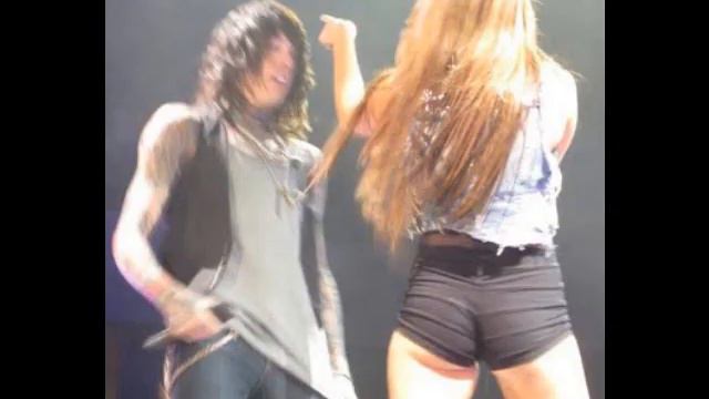 Miley Cyrus Ft. Trace Cyrus - Hovering (tradução)