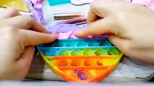 My little pony делают ПОП ИТ СЕРДЦЕ из ВОЗДУШНОГО ПЛАСТИЛИНА с БЛЁСТКАМИ. смотреть онлайн