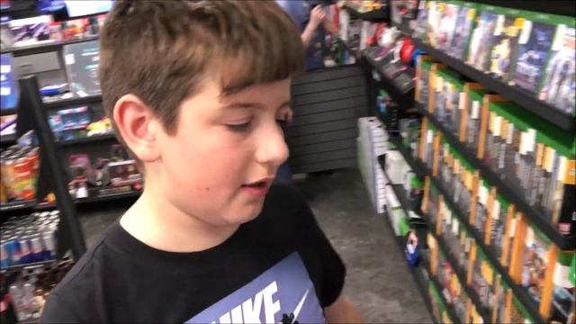 Kid Temper Tantrum Finds A Game UK Store, Wants GTA 5! смотреть онлайн