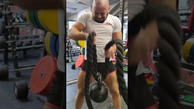 Канаты и гири? (хват✊ и руки??)