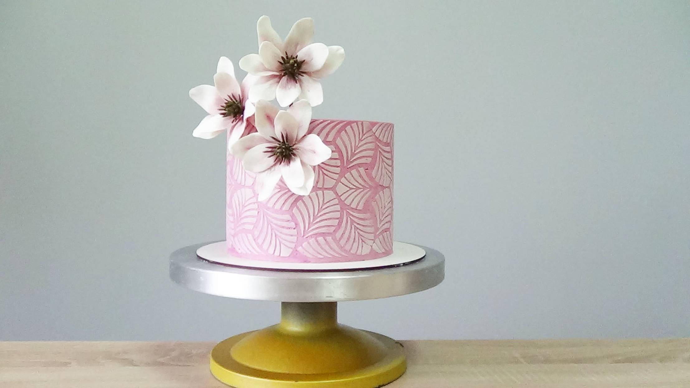 Работа с трафаретом и КРЕМОМ разные способы применения смотреть онлайн