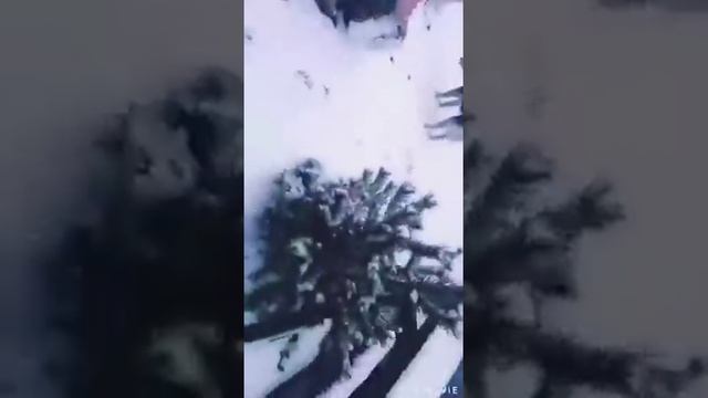 Милана и Эрика первый снег. Снеговик смотреть онлайн