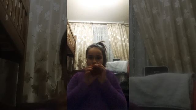 Як зробити пучок зі шкарпетки без бублика.