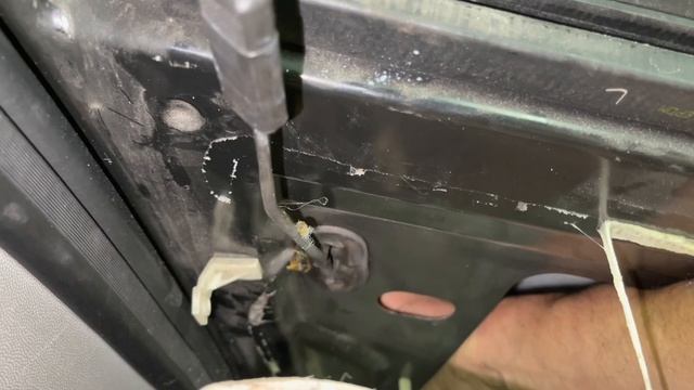How to get a Saturn Vue door Open that will not open. Locked, Door Not working смотреть онлайн