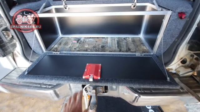 ? Mitsubishi Pajero второго поколения коротыш. Автомобильный спальник с сохранением 2 рядов сидений