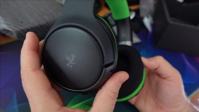 Unboxing : Cuffie RAZER KAIRA PRO Wireless e Bluetooth per XBOX SERIES X/S , ONE e PC [ITA] смотреть онлайн