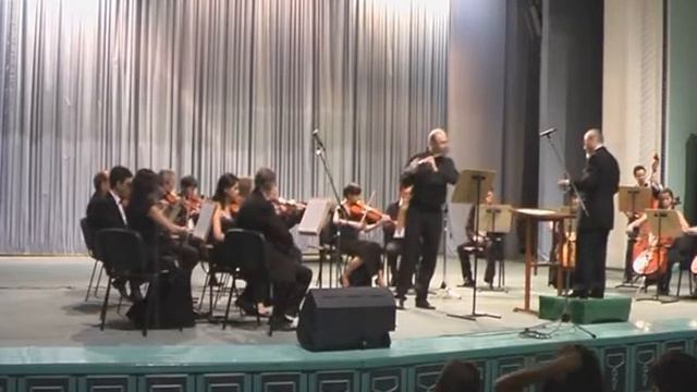 J.S.Bach - Suite in B Minor for flute and string orchestra - Bourree I,II (D.Varelas) смотреть онлайн