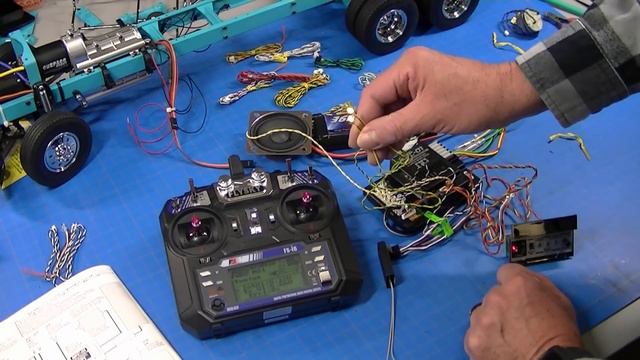 Tamiya MFC-01 and Flysky FS-i6 Radio Setup and Operation смотреть онлайн