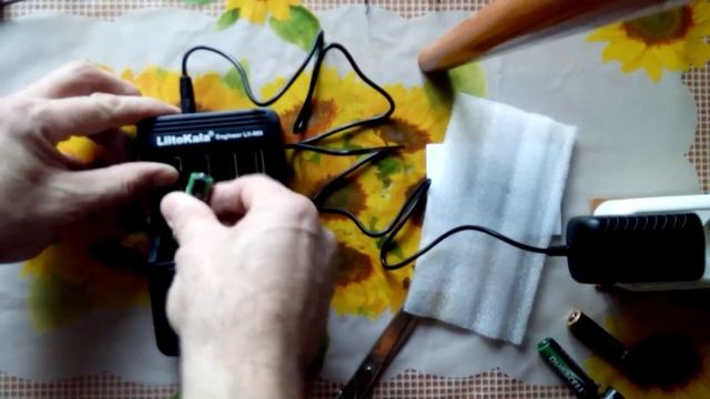 Зарядное устройство Liitokala lii-500 распаковка из AliExpress. смотреть онлайн